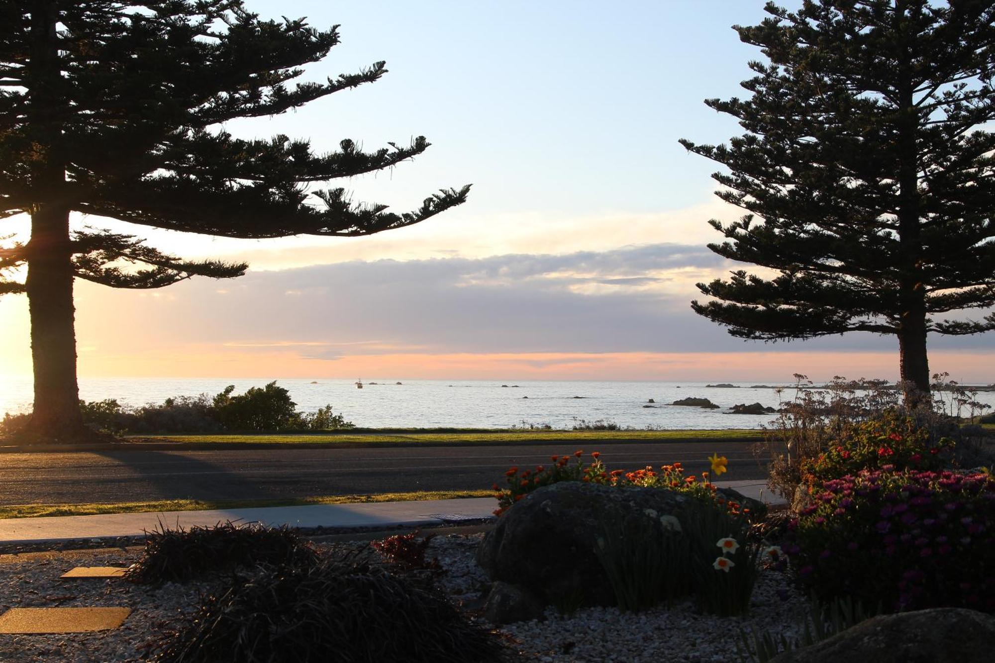 Sierra Beachfront Motel Kaikoura Buitenkant foto